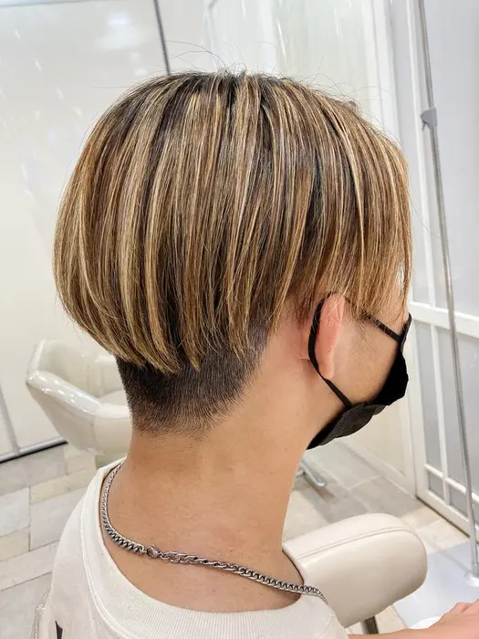 ハイライト ベージュ 細かいハイライトをたくさんいれて 立体感が出るようにしました Ash 自由が丘所属 ディレクター 遠藤 まりえの ヘアカタログ ミニモ