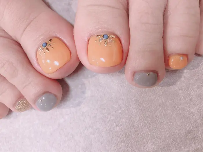 ハンドフットおそろいネイル オリエンタルネイル オレンジ オーダーメイドネイル Fastnail Plus 新宿店所属 Fastnail Plus 新宿店のネイルデザイン ミニモ