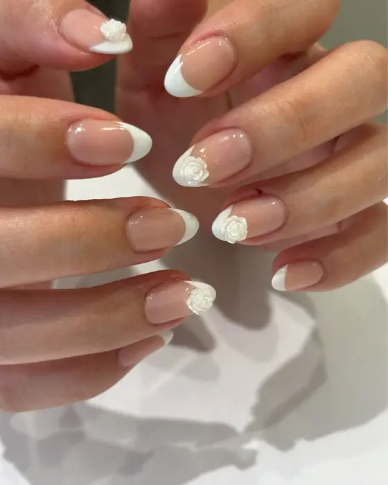 バラネイル #薔薇ネイル #フレンチネイル #大人ガーリーネイル ｜Ann 