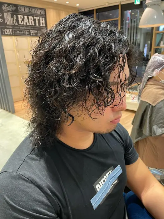 強めツイストスパイラルパーマ Hair Make Earth三軒茶屋店所属 メンズ特化 井波大虎のヘアカタログ ミニモ