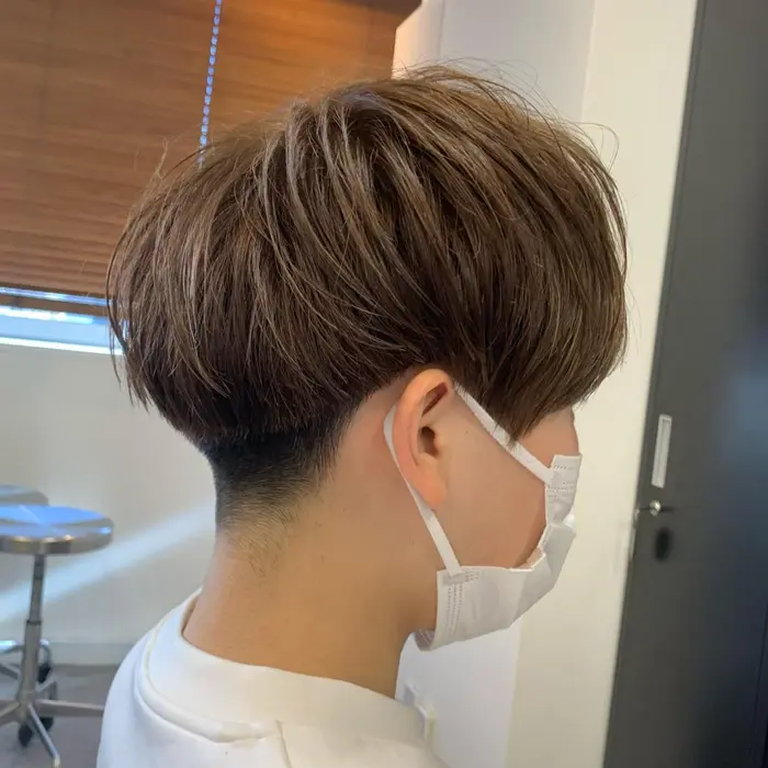 ブリーチ無しでできるアッシュブラウン Men S Hair Tokyo 原宿店所属 刈り上げ 波巻き ツイスパ 藤戸 椋のヘアカタログ ミニモ