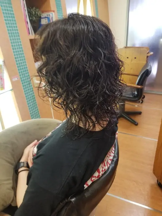 ウルフパーマ レイヤーをたっぷり入れたマッシュウルフに外国人のような柔らかいパーマ Hair Nonaka下北沢店所属 指名no 1 小島克之のヘアカタログ ミニモ ウルフパーマ レイヤーをたっぷり入れたマッシュウルフに外国人のような柔らかいパーマ Hair Nonaka下北沢店所属 指名no 1 小島克之のヘアカタログ ミニモ