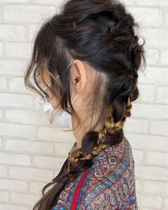 みつあみアレンジ インナーカラーをいかしたアレンジです Abilita所属 ナチュラルパーマ Ayakaのヘア カタログ ミニモ