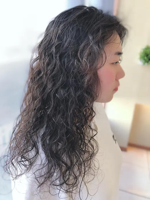 パーマ初挑戦でエッジの効いたミックスパーマの エアーウェーブ ホームケアと再現性は簡単 Air所属 矢島 幸江のヘアカタログ ミニモ