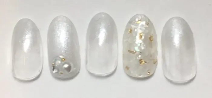 Neolive Ginza所属 矢羽田 玲菜のネイルデザイン ミニモ