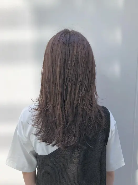 赤み消した透明感カラーならお任せ下さい 日本人の地毛は赤茶色で出来てる事が多いので 普通にカ U Realm所属 店長 安達 優生のヘアカタログ ミニモ