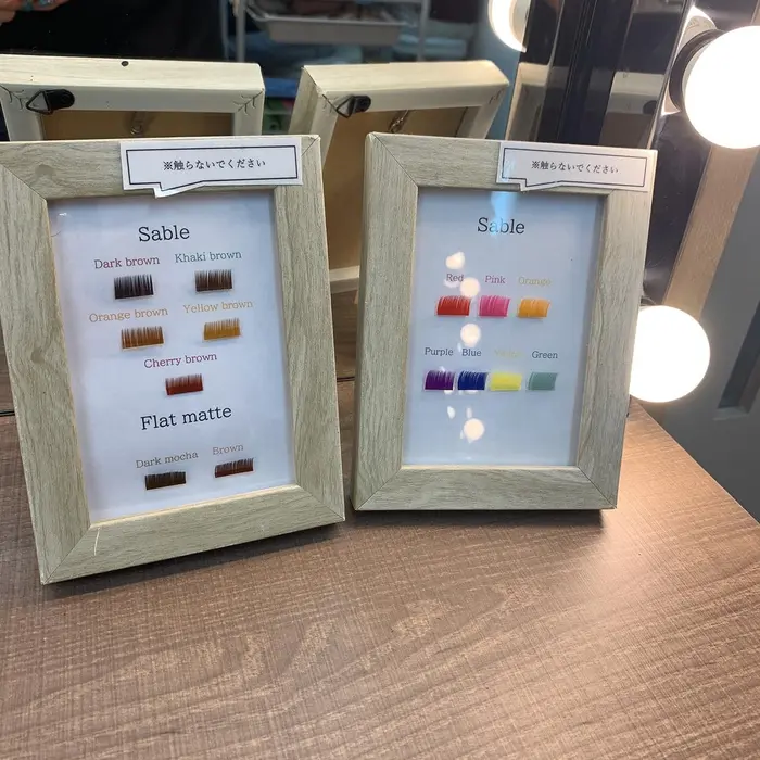 ブラウン カラーエクステ ミントラッシュ 新宿西口店所属 O Mikaのマツエクデザイン ミニモ