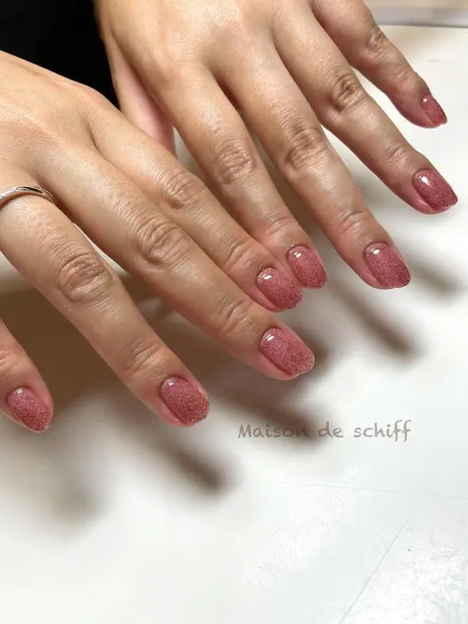 つぶつぶワンカラーピンクレッドブラウン Maison De Schiff 所属 ネイリスト Manahaのネイルデザイン ミニモ