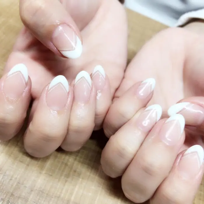 フレンチ3050円コース ネイルサロンconnection所属 安藤 シャルロッテのネイルデザイン ミニモ