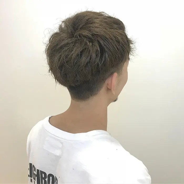 W Color 真っ黒な髪の毛全体を一度ブリーチしてから染めたので透明感抜群です Luck辻堂所属 Riho のヘアカタログ ミニモ