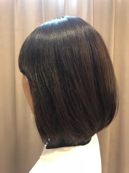 表面の縮毛矯正でまとまりを 内に入りやすいようなカットでセットも簡単 Milieu恵比寿店所属 北川 知香のヘア カタログ ミニモ