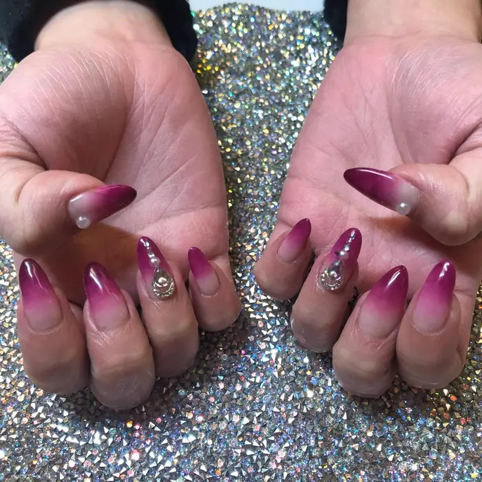 ピンクパープルグラデーション Cross Nail所属 Cross Nail Enamiのネイルデザイン ミニモ