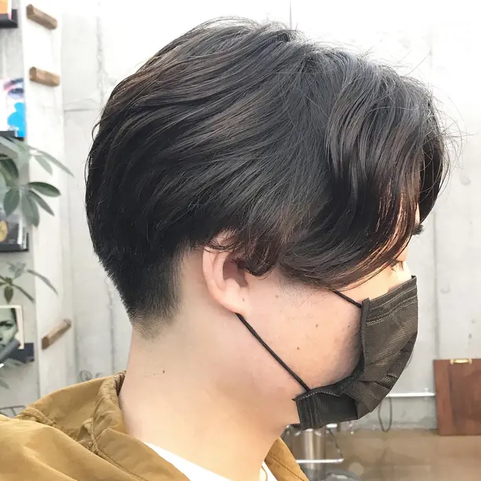 センターパート メンズショート 耳周りはブロックを入れ 後ろはグラデーションの刈り上げで全体的 Yoke所属 ウルフ ショート Mikuniのヘアカタログ ミニモ センターパート メンズショート 耳周りはブロックを入れ 後ろはグラデーションの刈り上げで全体的 Yoke所属 ウルフ ショート Mikuniのヘアカタログ ミニモ