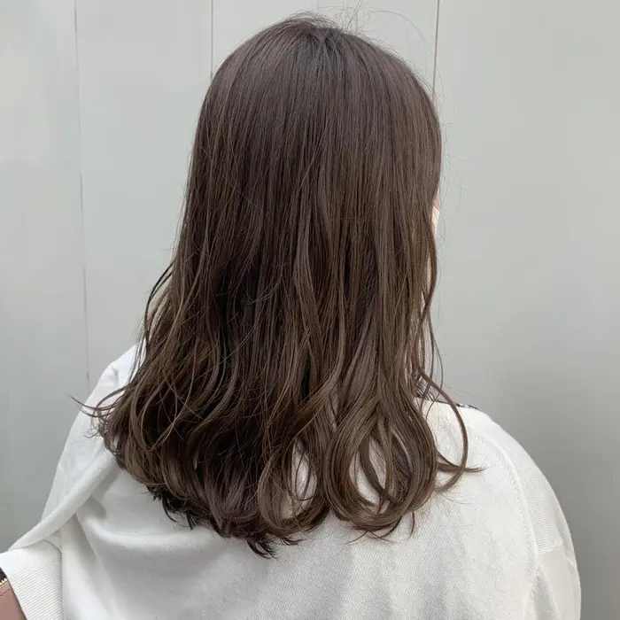 スモーキーブラウン Fier Umeda所属 ウラタ ユウのヘアカタログ ミニモ