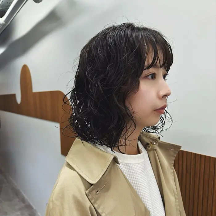 顎下ボブのクセ毛風パーマスタイルです

パーマの強さはご希望通りに調?...