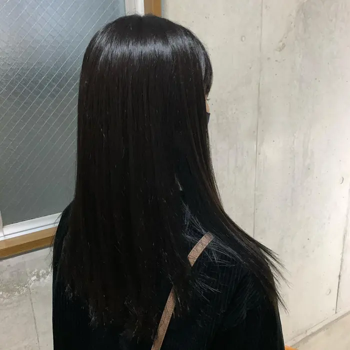 がっつりブラック 地毛よりも暗い黒にブルーを混ぜると より青味が出てブルーブラックのようになります Hair Salon Syrup所属 青木 瞳子のヘアカタログ ミニモ