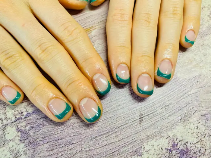 フレンチネイル ネイルサロン Rich To 安城店所属 間瀬 亜矢のネイルデザイン ミニモ