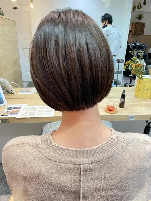 ショートボブ ぱっつんボブ 切りっぱなし ぱつっとボブ イノアカラー Inoaカラー Oggi Kenje所属 ショート ボブ特化 福井マリの ヘアカタログ ミニモ