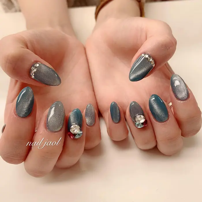 マグネットネイル追加 Vカット追加 ストーン追加 Nail Jaol池袋店所属 ネイルjaol 池袋のネイル デザイン ミニモ