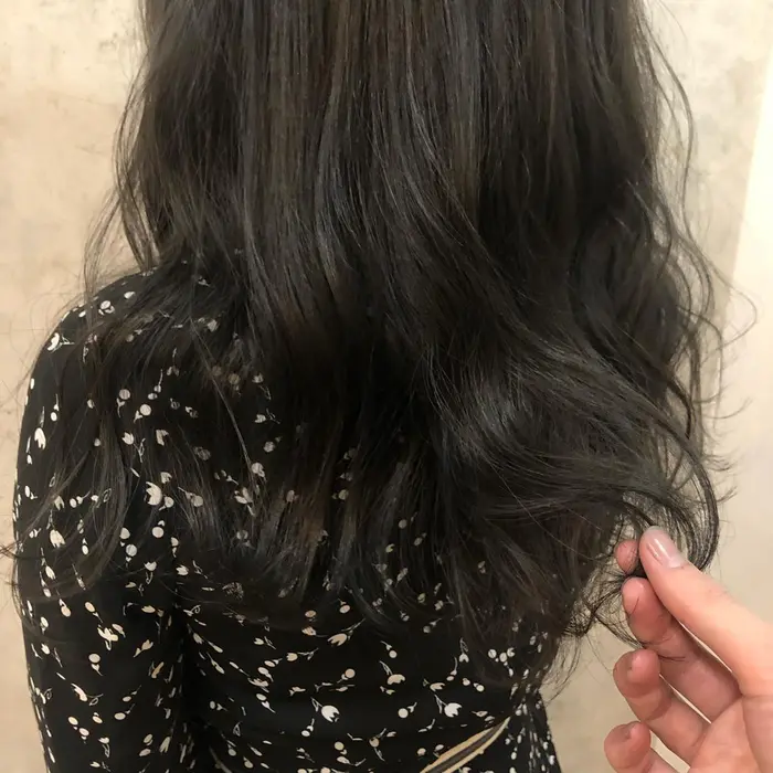 ミディアムのパーマスタイル おすすめです Aid Hair所属 芸能人多数担当 秋山 侑介 のヘアカタログ ミニモ