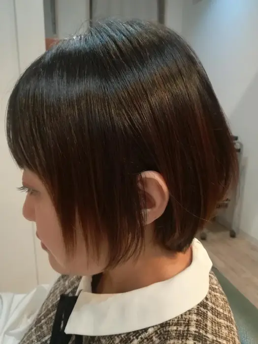 襟足の伸びた部分を切って ショートボブに Cheryl Hair Design所属 ルイ のヘアカタログ ミニモ