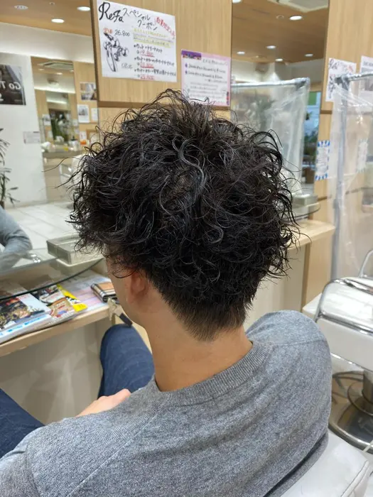 ツイストスパイラルパーマ しっかり動きが出ます 強めなのでセットも簡単 桶川市chicfees所属 森田 健斗のヘアカタログ ミニモ