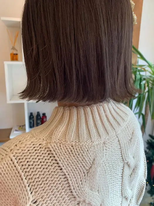 ボブは外にはねさせても内に入れても可愛いです あえてぱつっとラインを残しても可愛いですね Root Hair所属 高見 侑史のヘアカタログ ミニモ