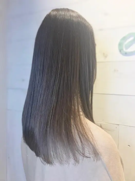 透け感のあるカットに透明感のあるカラー 体験しませんか Emue所属 宮崎 未来のヘアカタログ ミニモ