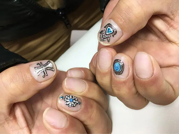 シルバーアクセサリーネイル メンズネイル ネイルスクールナナミルク所属 ネイルスクール ナナミルクのネイル デザイン ミニモ