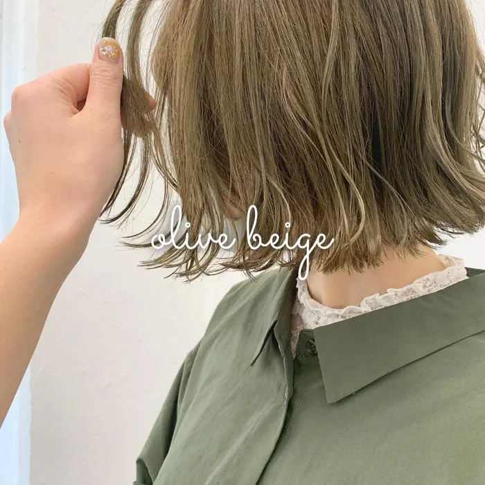 ブリーチなしでも可愛くナチュラルハイトーンに オリーブカラーは大人気です Prize 表参道原宿店所属 10代 代に人気 Mizukaのヘアカタログ ミニモ