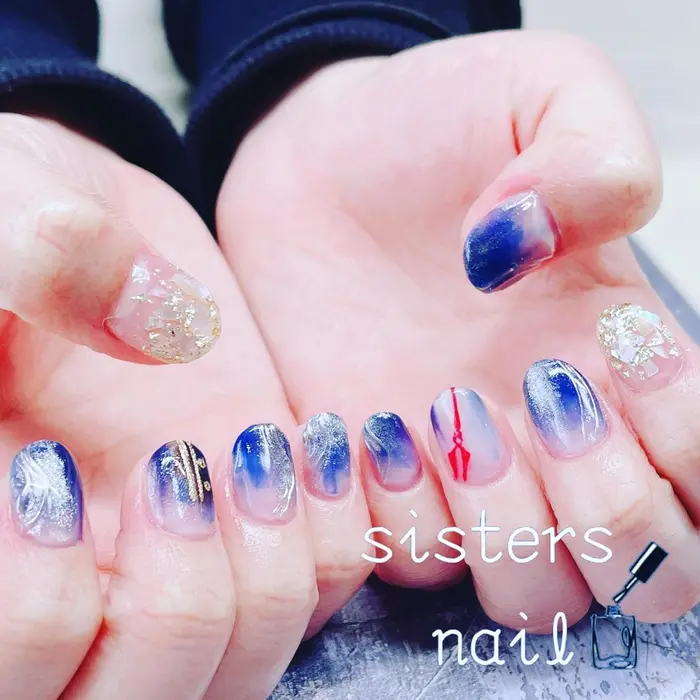 ブルーのムラ系ニュアンスネイルとエヴァのモチーフネイル𖡼 𖤣𖥧𖡼 𖤣𖥧 Sistersnail F所属 Sisters Nail Fのネイルデザイン ミニモ