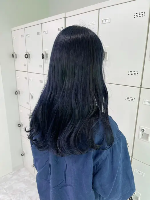 アンブレラカラー ネイビーカラー ブルーブラック 暗髪カラー Disco所属 Sara 艶髪 韓国ヘアのヘアカタログ ミニモ
