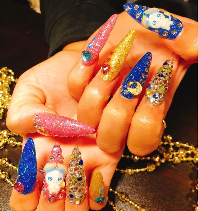 1枚maxロングスカルプネイル プリキュアのキャラクターフワ3d Nea ネア 所属 ネイルサロン Nea ネアのネイル デザイン ミニモ