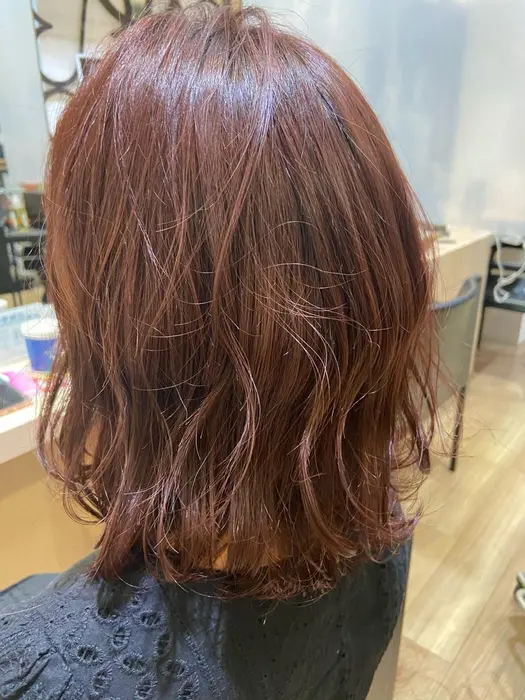 ピンクブラウン ブリーチなしカラー モデル価格 2650 相談次第でカット以外のメニュー レアング所属 斉藤 ななのヘアカタログ ミニモ