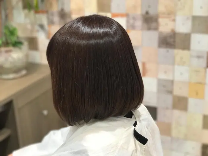 毛先にトリートメントタイプのデジタルパーマをあて 髪への普段を最大限に抑え 内にまとまるようにワンカ Earth 二俣川所属 Earth Tatsuyaのヘアカタログ ミニモ