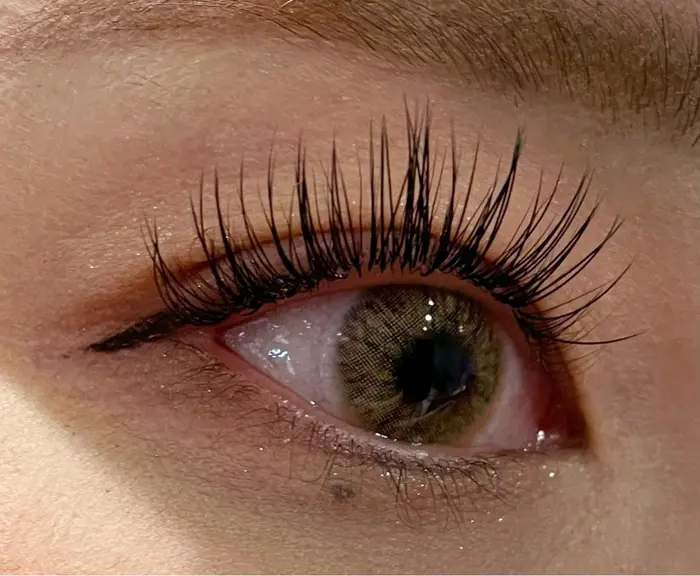 パリジェンヌ フラットラッシュ1本 キャッツアイトーキョー 新宿店所属 小島 栞のマツエクデザイン ミニモ