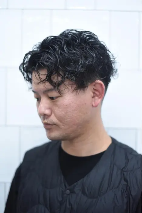 センター分けパーマツーブロック Mericanbarbershop所属 大林 尚生のヘアカタログ ミニモ