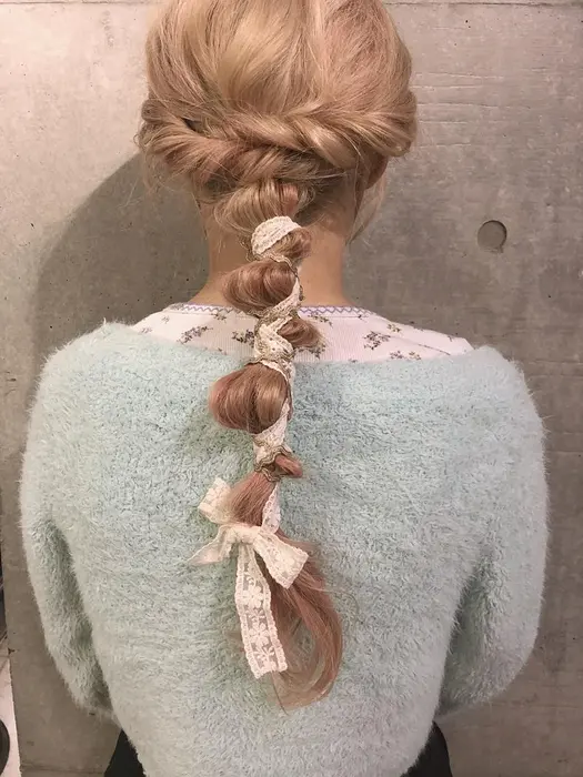 ヘアアレンジ 三つ編み 紐アレンジ The Dot ザ ドット 所属 メンズパーマ 髪質 改善 Suzuのヘア カタログ ミニモ