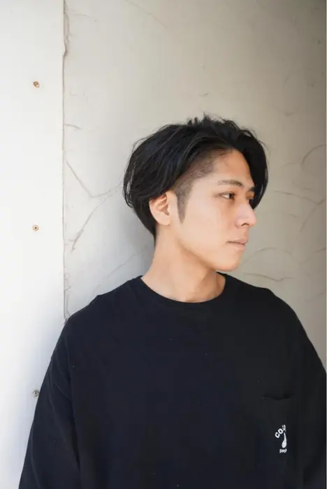 メンズカット 人気のハンサムショート トップは長めのサイドを3ミリでパキッとさせて甘辛ニュアンス Baton Hair Salon所属 麻生 歩 未のヘアカタログ ミニモ