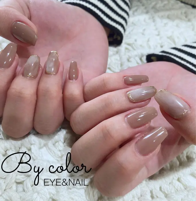 グレイッシュブラウンとシアーホワイトでふんわり冬ネイル Yuka 明石市太寺大野町 By Color Eye Nail所属 Yu Kaのネイル デザイン ミニモ