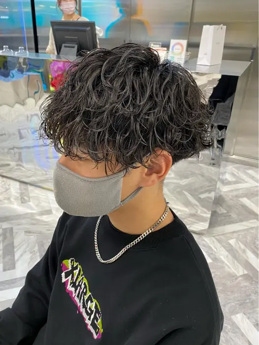 アイロンで波打ちしたかのようなパーマです 今トレンドのパーマなのでオススメです Zest八王子店所属 パーマ特化五嶋 響のヘアカタログ ミニモ