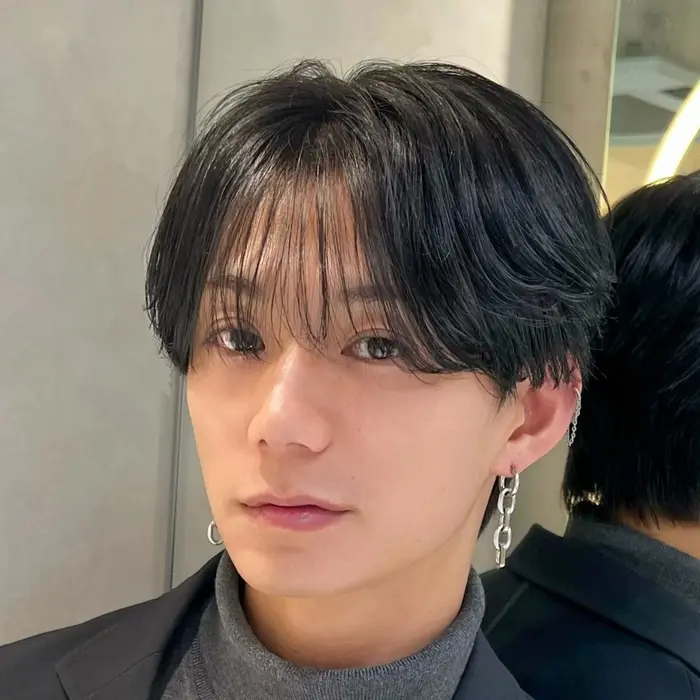 シースルーマッシュ

Instagram: @chi_chi_ryoma　お気に入りのスタイルはブック?...