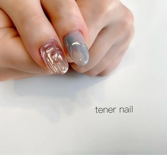 親指アシメなニュアンスネイル Tener Nail テネルネイル所属 テネルネイル Tener Nailのネイルデザイン ミニモ