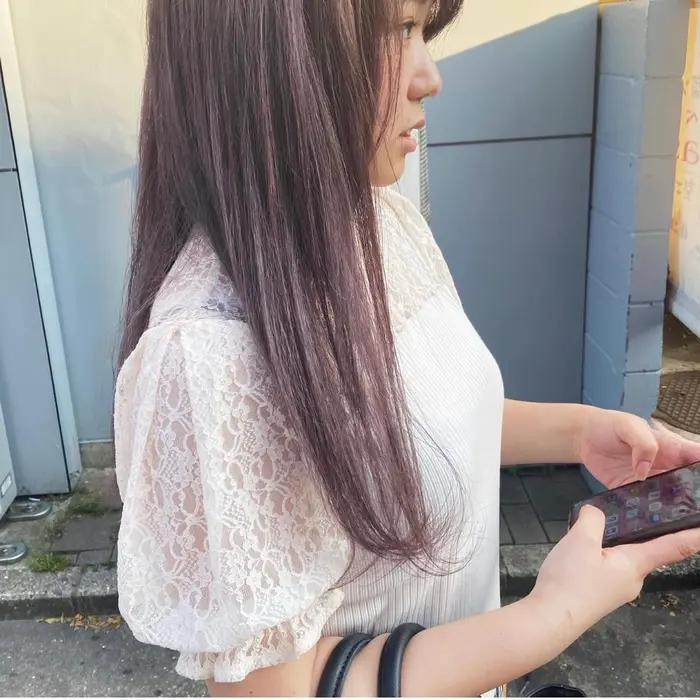 ダブルカラーで ピンクベージュに 色落ちはミルクティーベージュになります Niko Fukuoka Hairmake所属 Raima ハイトーン ホワイトのヘアカタログ ミニモ