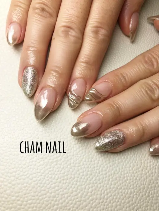 ミラーネイル うねうねネイル Cham Nail所属 高橋 優のネイルデザイン ミニモ
