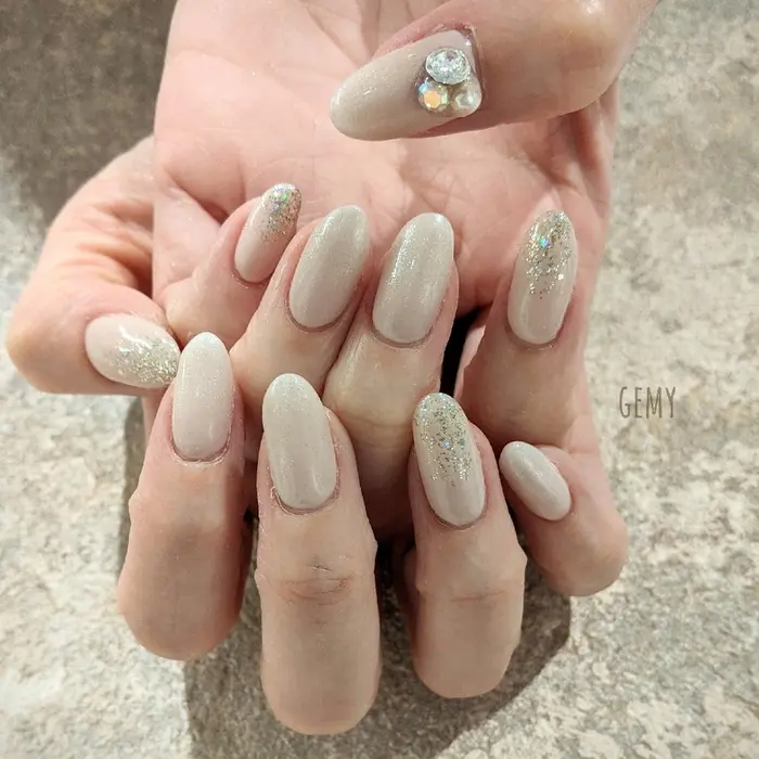 デザインネイル スワロフスキーvカット別途追加 ジェミーネイルズ所属 Gemynails Privateのネイルデザイン ミニモ