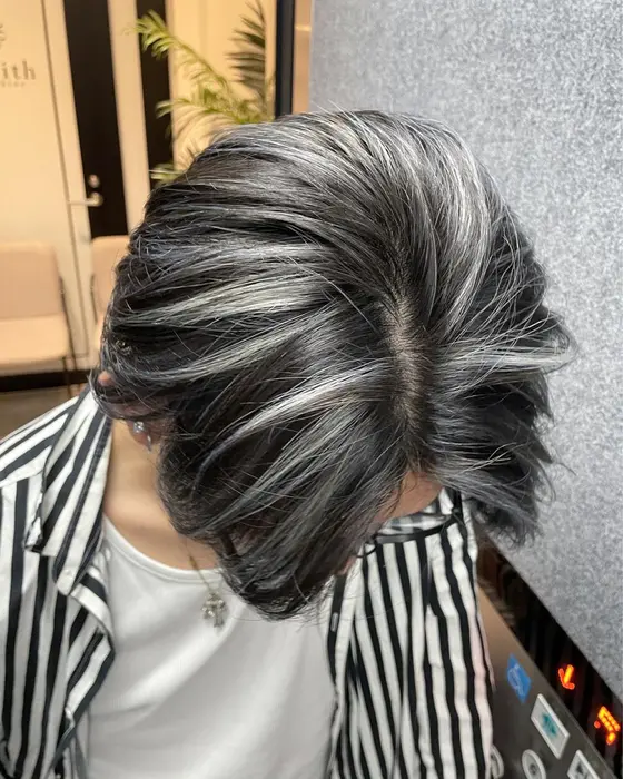 メンズ コントラストハイライト La Fith Hair Shine 松戸店所属 透明感カラー Harunaのヘア カタログ ミニモ