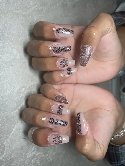 LAVISH所属・LAVISH nail salonのネイルデザイン(20230921202137)｜ミニモ