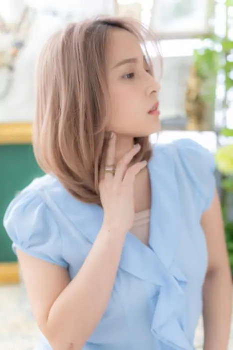 かきあげ前髪でおフェロにしたり 斜めバングや厚めバングで目力upで大人女子もファッション度up 耳か カバーヘアーブリス大宮西口店所属 鶴貝 幸哉のヘア カタログ ミニモ