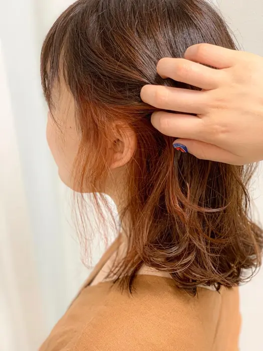 インナーのみブリーチをしてテラコッタオレンジで染めました Lunon Cheliy所属 韓国風スタイル 上通 田河優花のヘアカタログ ミニモ インナーのみブリーチをしてテラコッタオレンジで染めました Lunon Cheliy所属 韓国風スタイル 上通 田河優花のヘアカタログ ミニモ